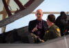 Smith sees a blue wave as exposing fissures within the party over „how much do you spend on defense, and what does your presence in the world look like,” Smith said, noting that progressives are skeptical about defense spending and overseas deployments