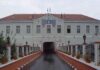 Faceti ceva la Peniteciarul Gherla ca s-a umplut de plosnite!
