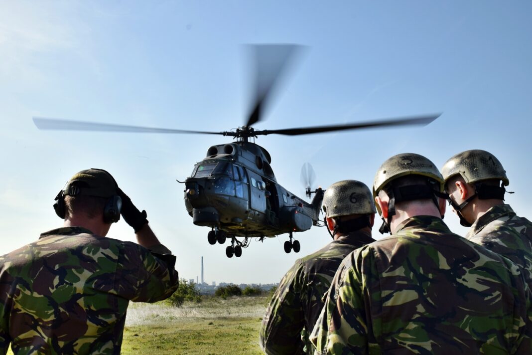 image-2018-11-14-22813001-0-elicopter-puma-naval-fortelor-navale