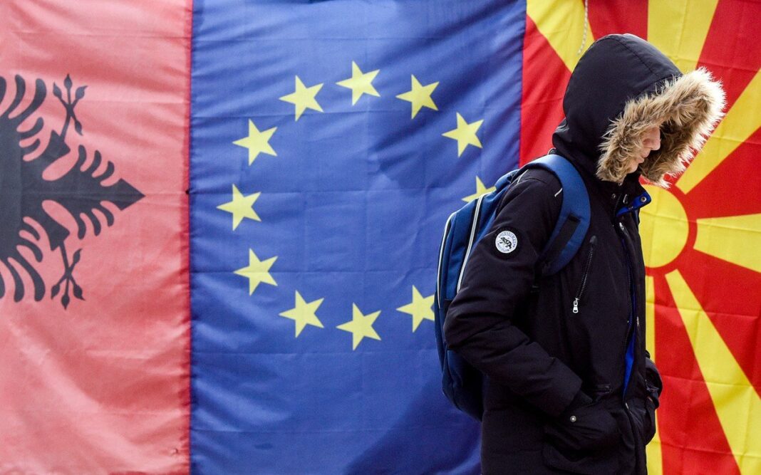 image-2022-05-3-25533704-0-steagurile-albaniei-uniunii-europene-macedoniei-nord