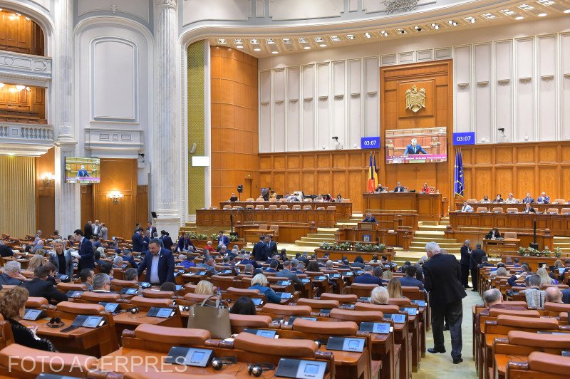 image-2022-05-18-25564237-0-camera-deputatilor-sedinta-plen