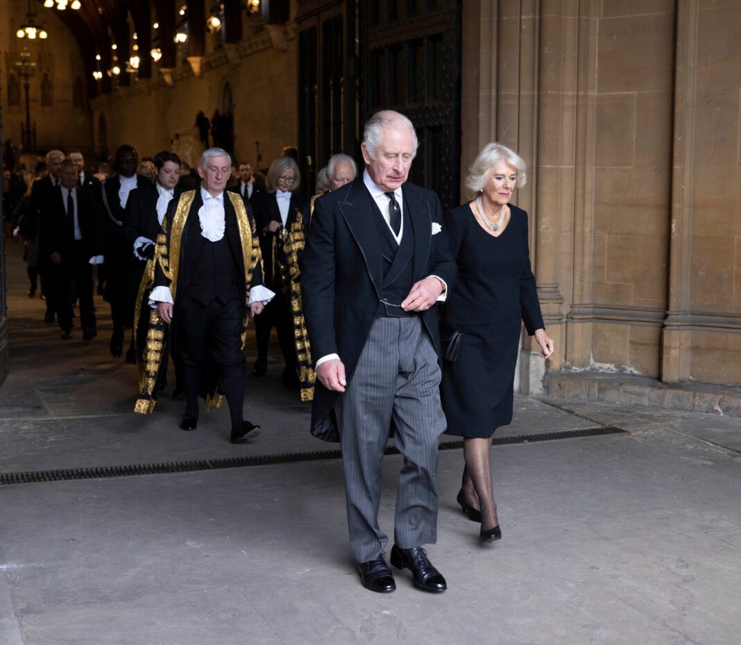 image-2022-09-12-25786195-0-regele-charles-iii-lea-regina-consoarta-camilla-westminster-hall-dupa-regele-adresat-ambelor-camere-pentru-prima-data-cand-devenit-rege