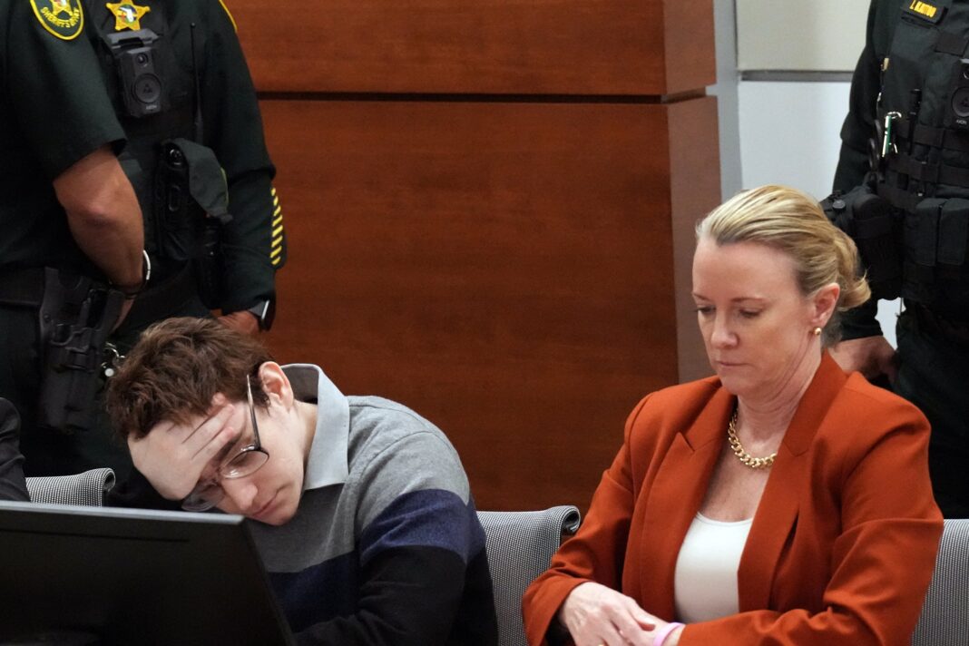 image-2022-10-14-25844810-0-procesul-lui-nikolas-cruz