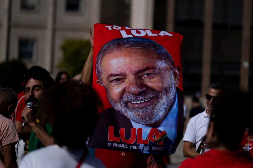 image-2022-10-2-25824347-0-afis-chipul-lui-lula-silva
