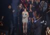 Taylor Swift a intrat, luni, în istoria muzicii, devenind primul artist care a acaparat simultan toate cele zece locuri din topul melodiilor din SUA, după lansarea albumului său „Midnights”