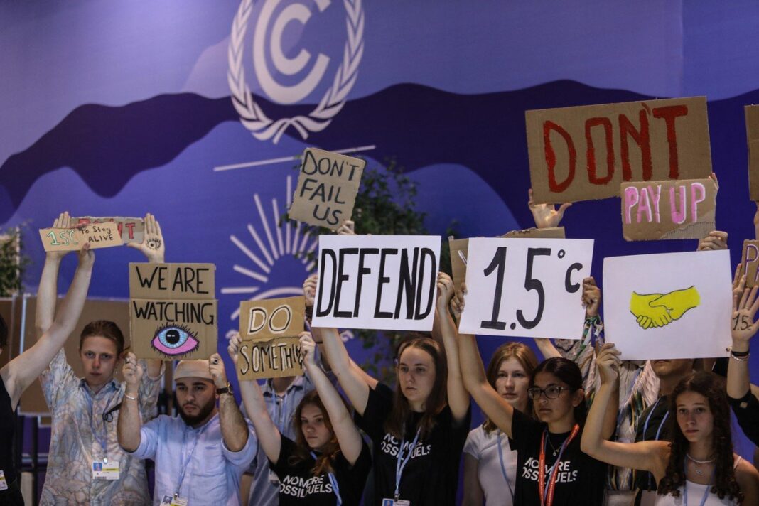 image-2022-11-19-25913597-0-activisti-mediu-protestand-conferinta-onu-privind-schimbarile-climatice-cop27