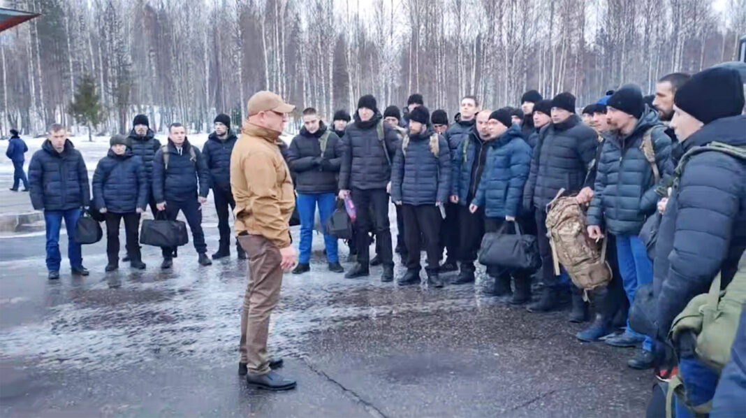 Yevgeny Prigozhin dropping off convicts, who fulfilled their 6 months contracts in Ukraine, in Karelia, Russia