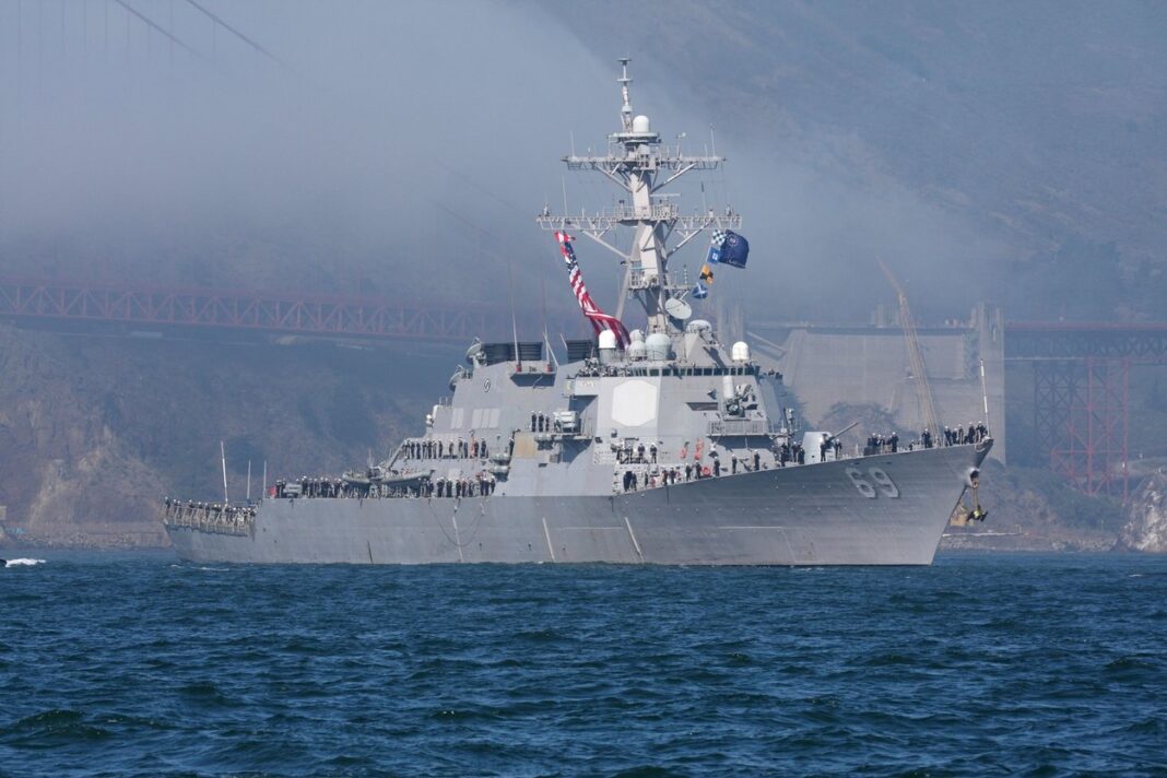 Arleigh Burke class Aegis guided missile destroyer USS Milius (DDG-69) enters San Francisco Bay.