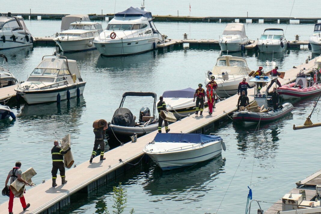 image-2023-05-31-26301818-0-operatiuni-salvare-dupa-ambarcatiune-rasturnat-lacul-maggiore-italia