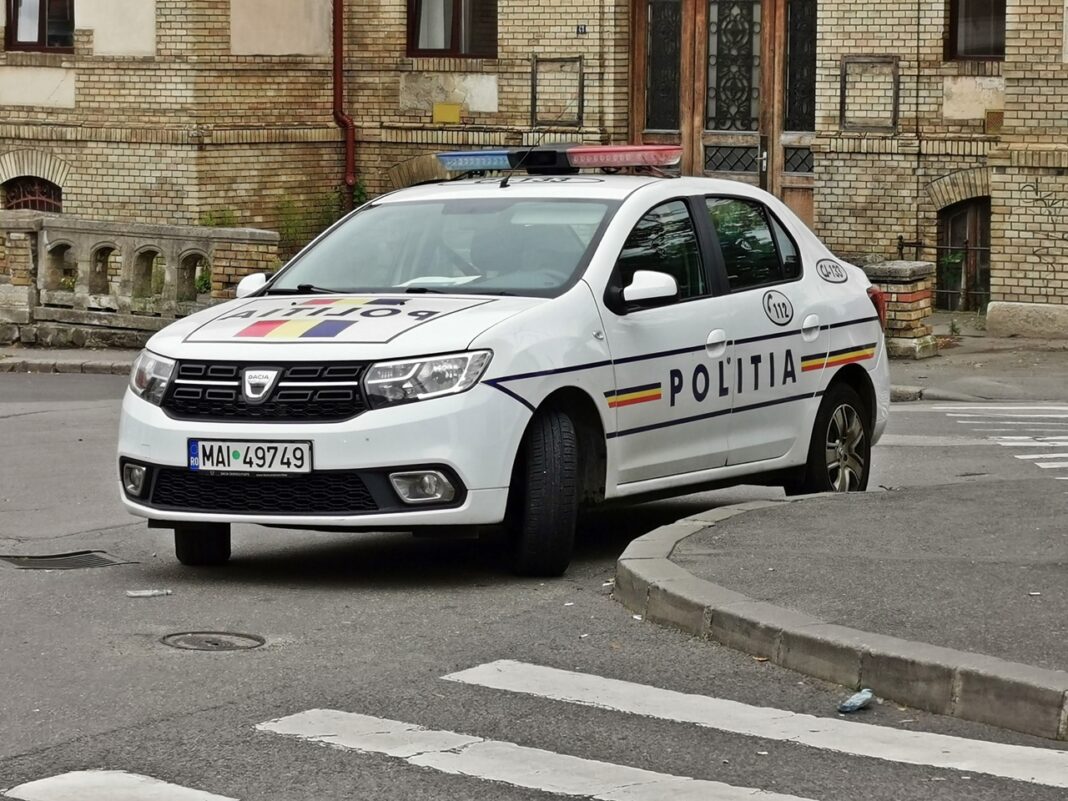 image-2023-08-8-26449008-0-masina-politie