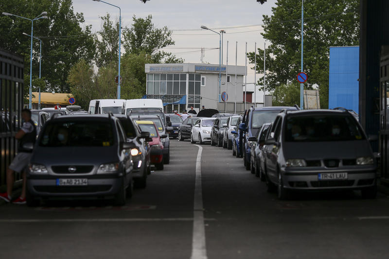 ore-de-asteptare-pentru-soferii-care-vor-sa-iasa-din-romania-pe-la-nadlac-motivul-personal-insuficient-in-ungaria