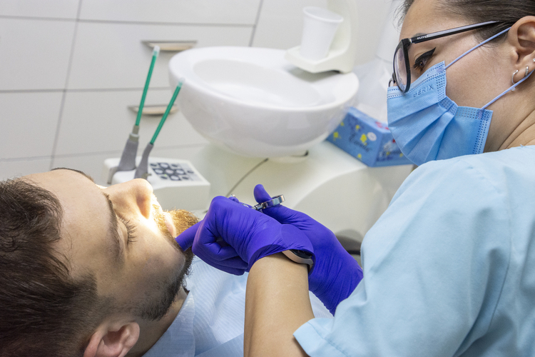 Cris-Smile-Studio-implant-dentar-sector-4-sector-5-Bucuresti-44.jpg