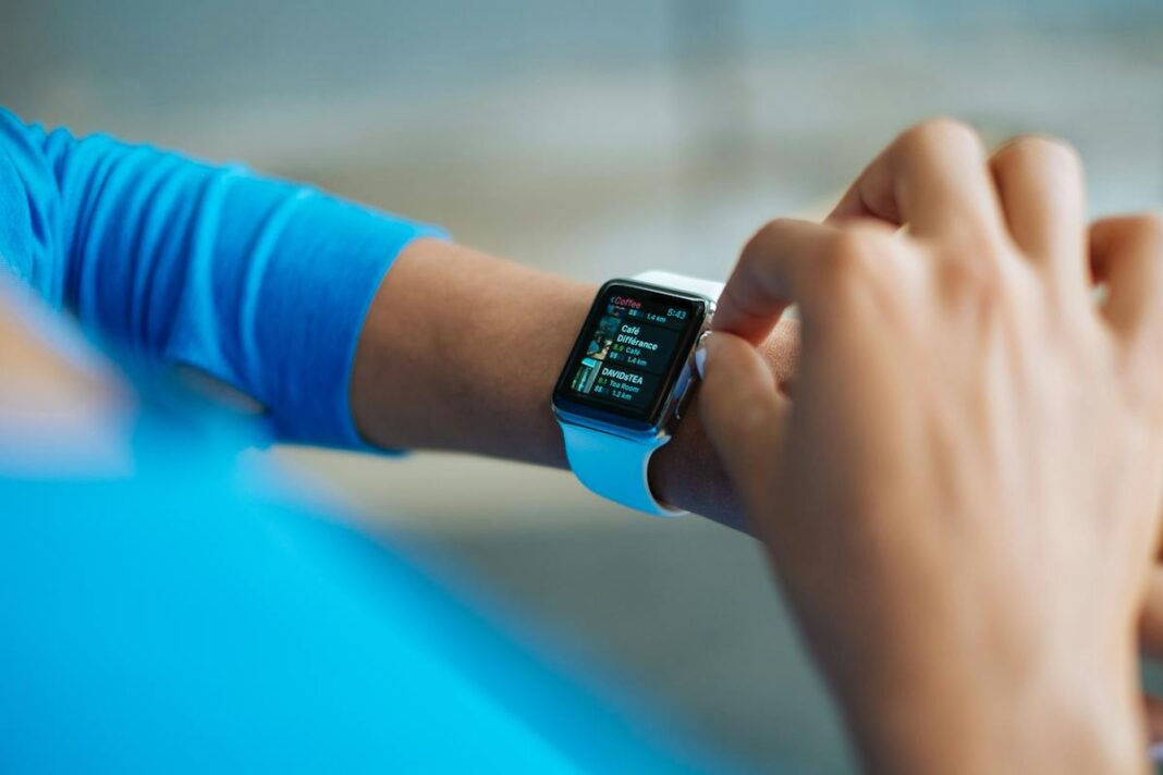 De ce trebuie să porți și tu la mână un smartwatch Ce beneficii are acest dispozitiv și cum te poate ajuta în viața de zi cu zi-min de ce sa porti un smartwatch zilnic