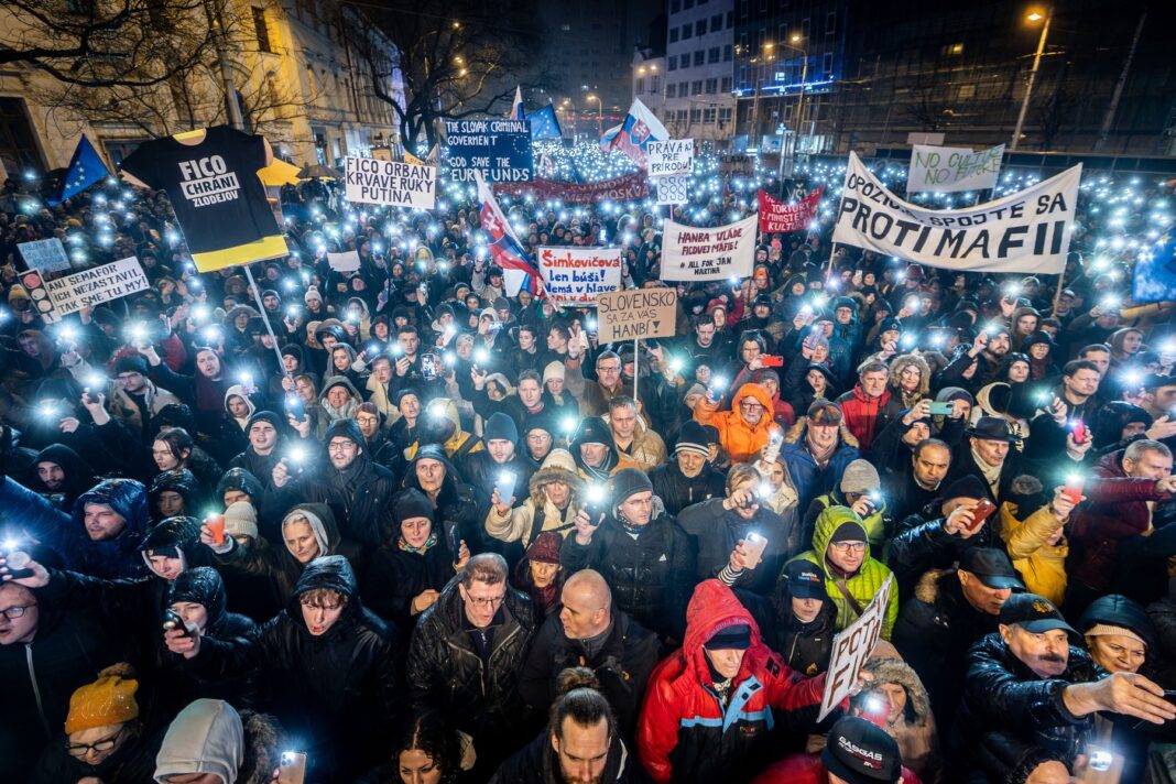image-2024-01-19-26835225-0-protest-antiguvernamental-bratislava-slovacia