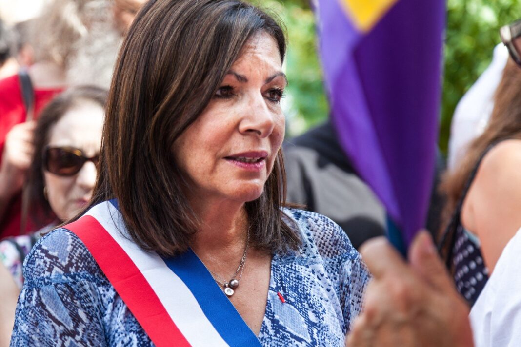 1710363084_image-2024-03-6-26952223-0-primarul-parisului-anne-hidalgo