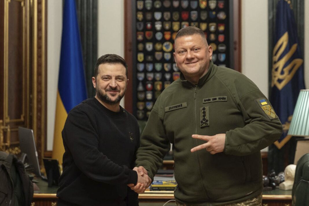 image-2024-02-8-26888196-0-zelenski-valeri-zalujnii-strangandu-mainile-inainte-anuntul-demiterii-sefului-fortelor-armate