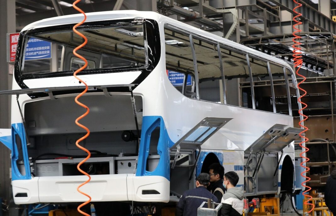 Lishui, Nanjing, Jiangsu Province: busy production of new energy vehicle industry base