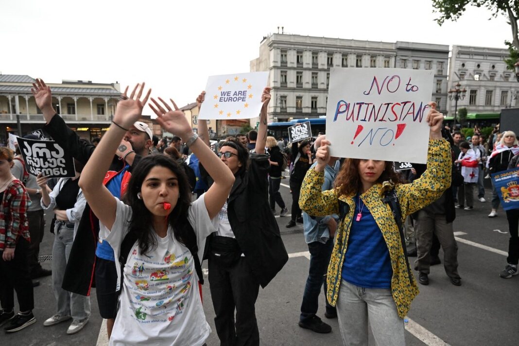 image-2024-05-6-27111315-0-proteste-georgia-fata-legea-ruseasca-agentilor-straini