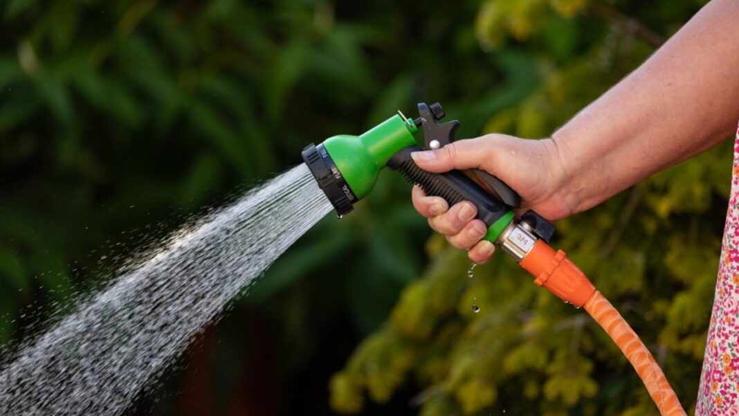 garden-hose-6302165_1280_158efa962b