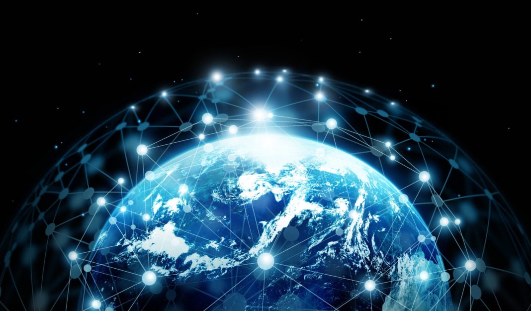 220524_satellite_network2_GettyImages-1069541402-scaled-2048x1198