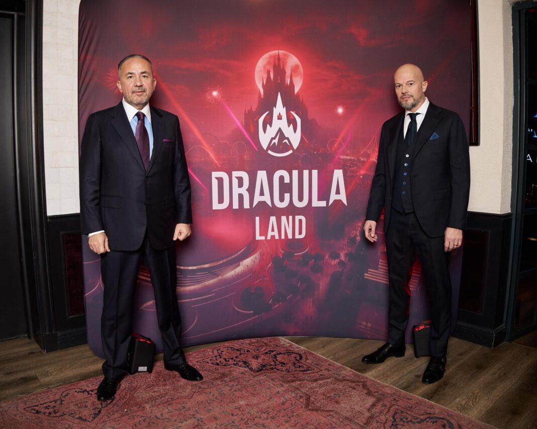 Dragos Dobrescu (st) si George Toader (dr) fondatori DraculaLand Dragos Dobrescu